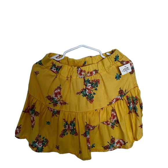 Epic Threads 2 Piece Skirt Set Nomadic Getaway Banana Cream Size 5 NWT - Picture 4 of 8